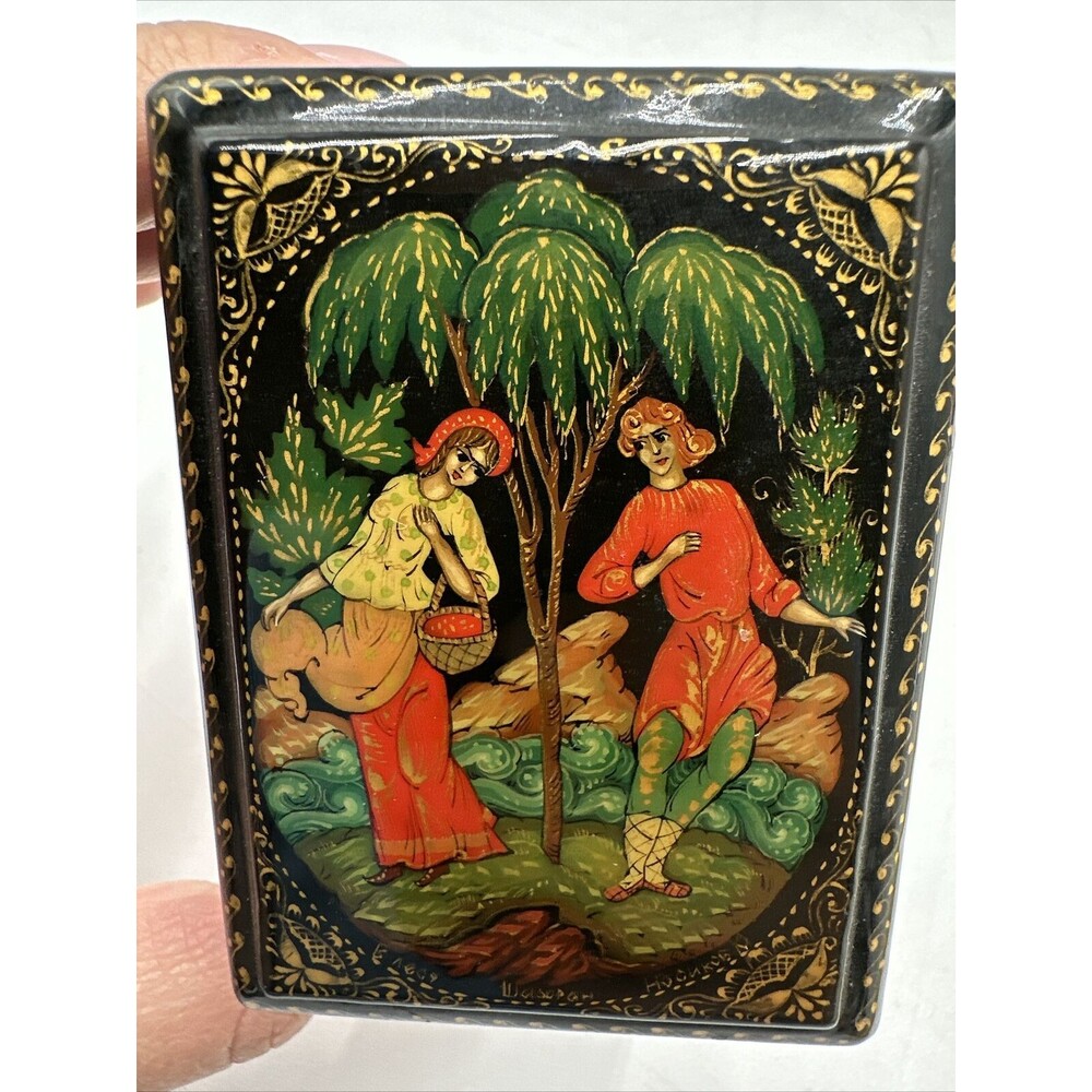 Beautiful Small Hand Painted Russian Young Couple Lacquer Box Rectangular 3”x2”